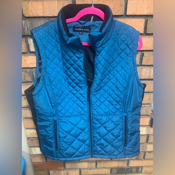 Andrew Marc Women’s Blue Quilted Vest - Picture 1 of 3